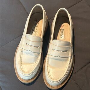 Blondo Waterproof Cream Leather Loafers